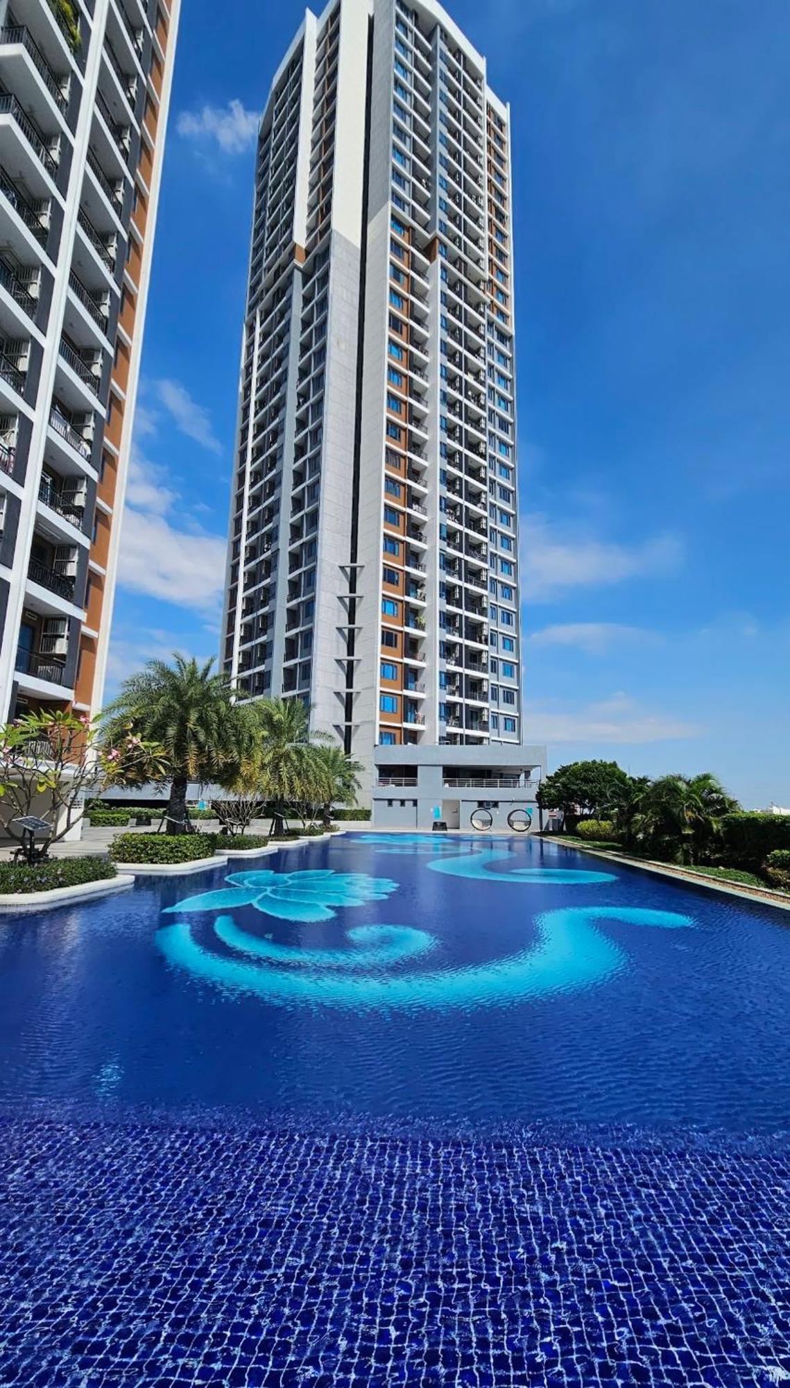 Artisan Ratchada Huge 1Br Condos Bangkok